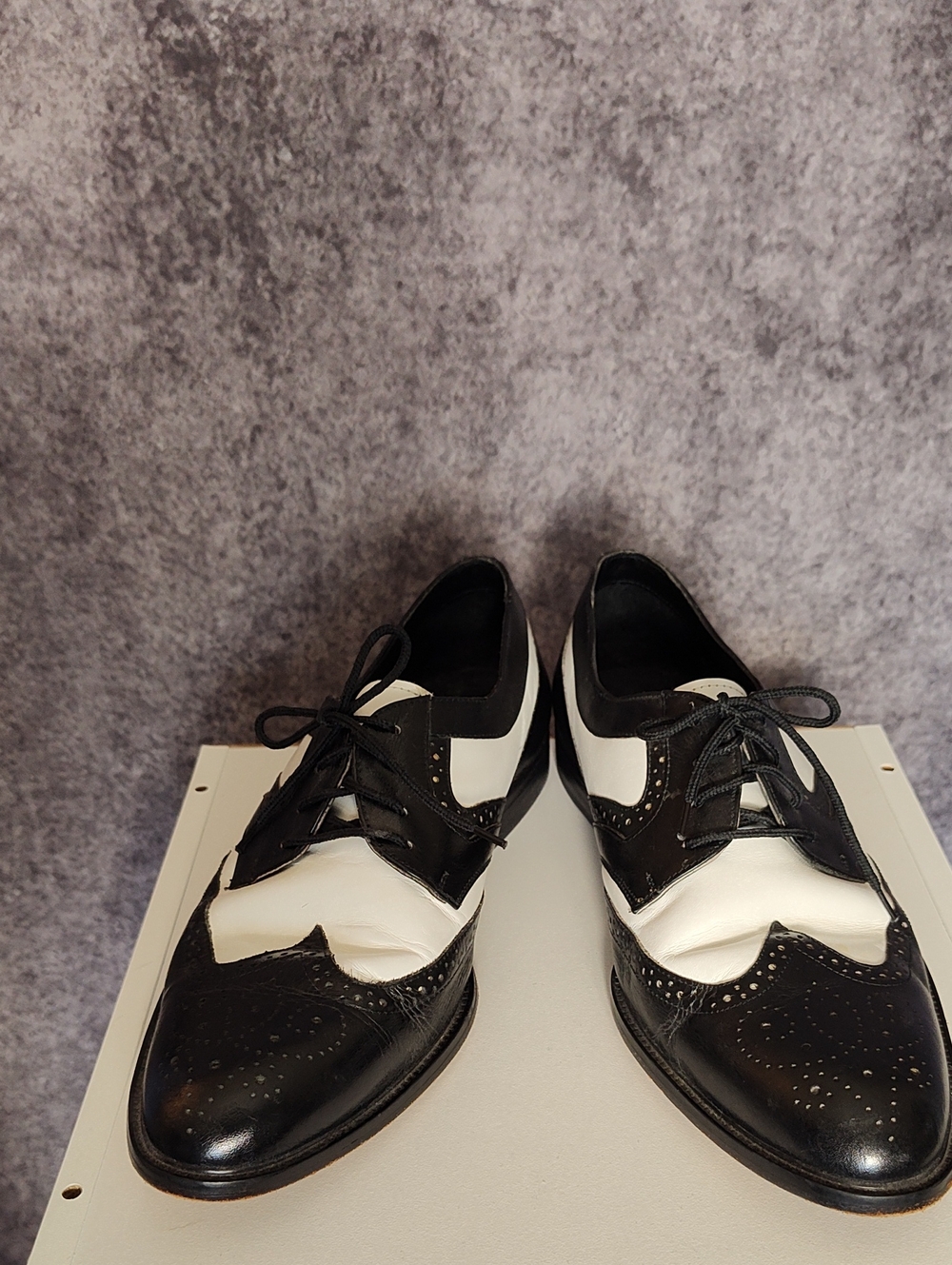 Giorgio Brutini - Classic Two-Tone Black and White Men's Wingtip Oxfords
